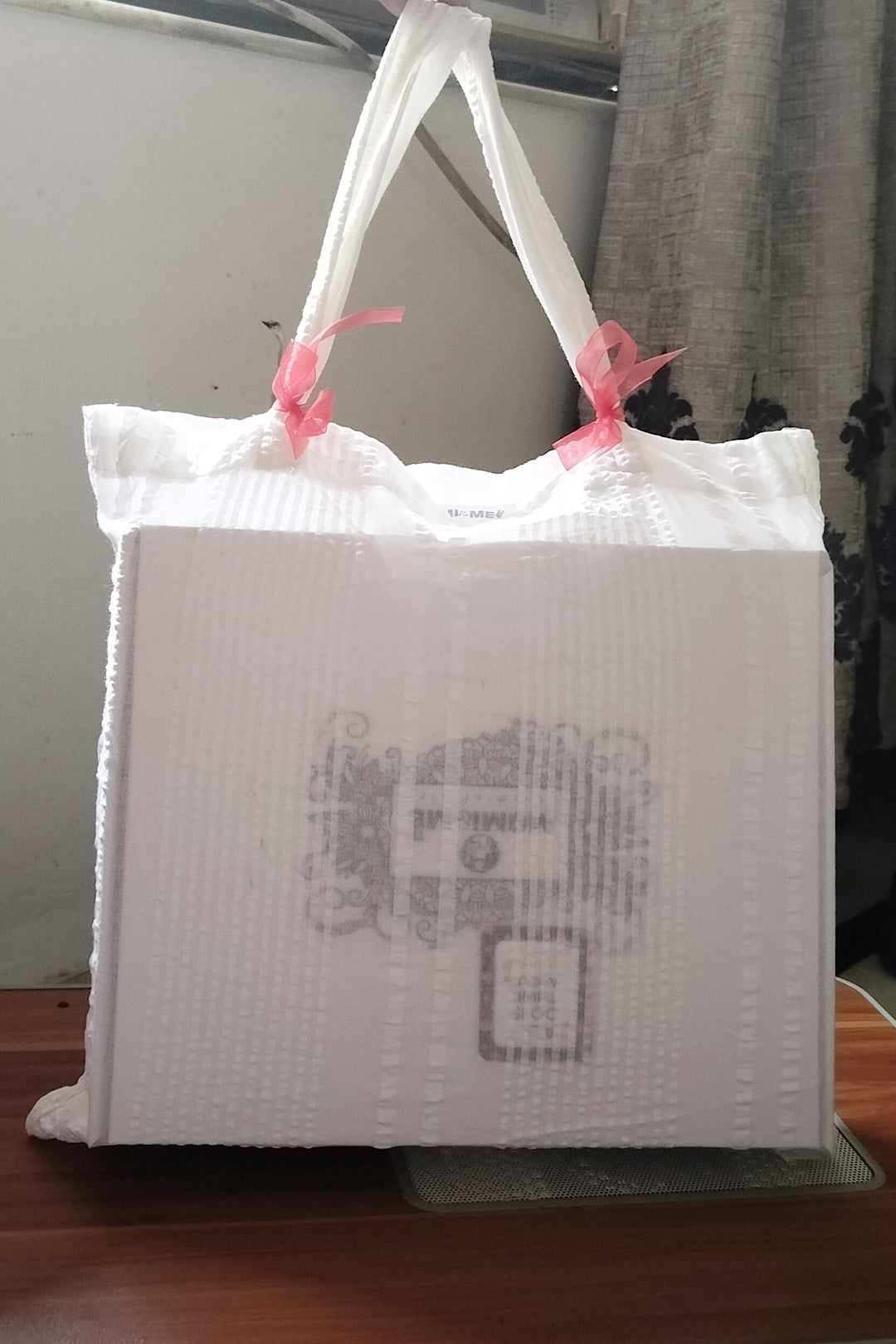 box_package_look_momiandme-newmom awesomegiftbox